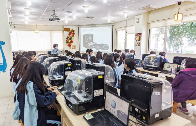 全年齡 CNC 雕刻機體驗中心 | 新仁陽